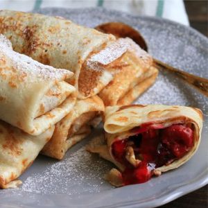 Фото Блинчики с клубникой