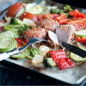 Фото Нежная запеченная свиная вырезка с овощами