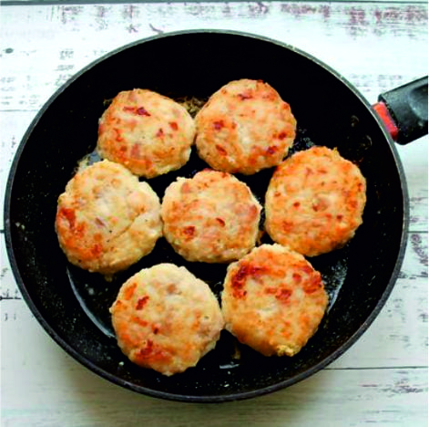 Фото Котлеты куриные с рисом для детей