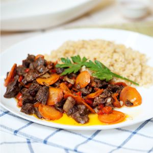 Фото Нарезка из фермерского мяса для гуляша